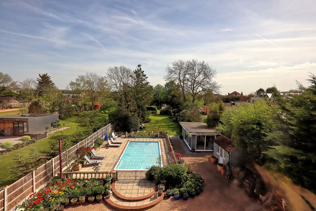 Additional image 18 of 7 bed detached house for saleErnest Road, Emerson Park RM11