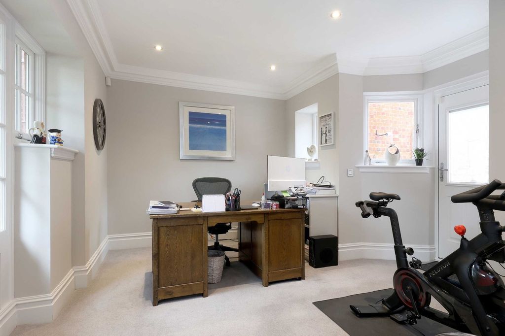 Additional image 12 of 4 bed detached house for saleQueen Elizabeth Crescent, Beaconsfield, Buckinghamshire HP9