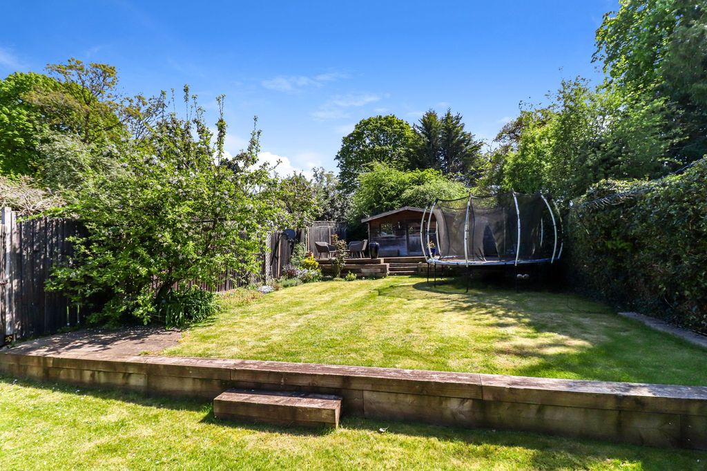 Additional image 28 of 5 bed property for saleAbbots Road, Abbots Langley WD5