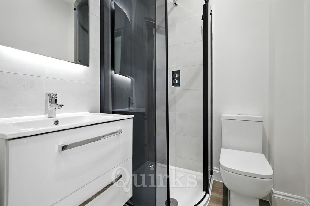 Additional image 8 of 2 bed flat for saleHigh Street, Billericay CM12