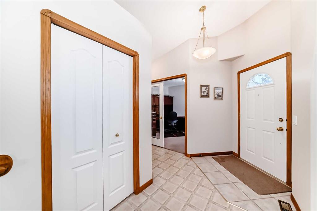 Additional image 3 of 220 Rocky Ridge Villas NW, Calgary, AB, T3G 4R3
