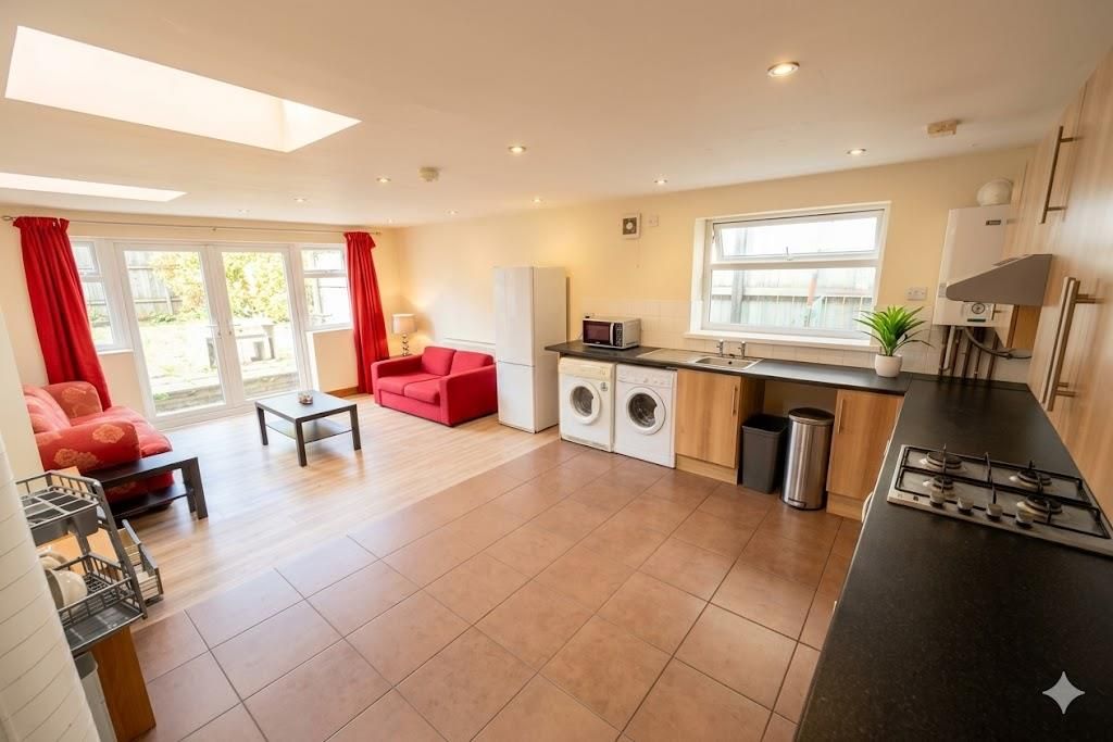 Additional image 13 of 7 bed block of flats for saleWoodville Road, Cardiff CF24