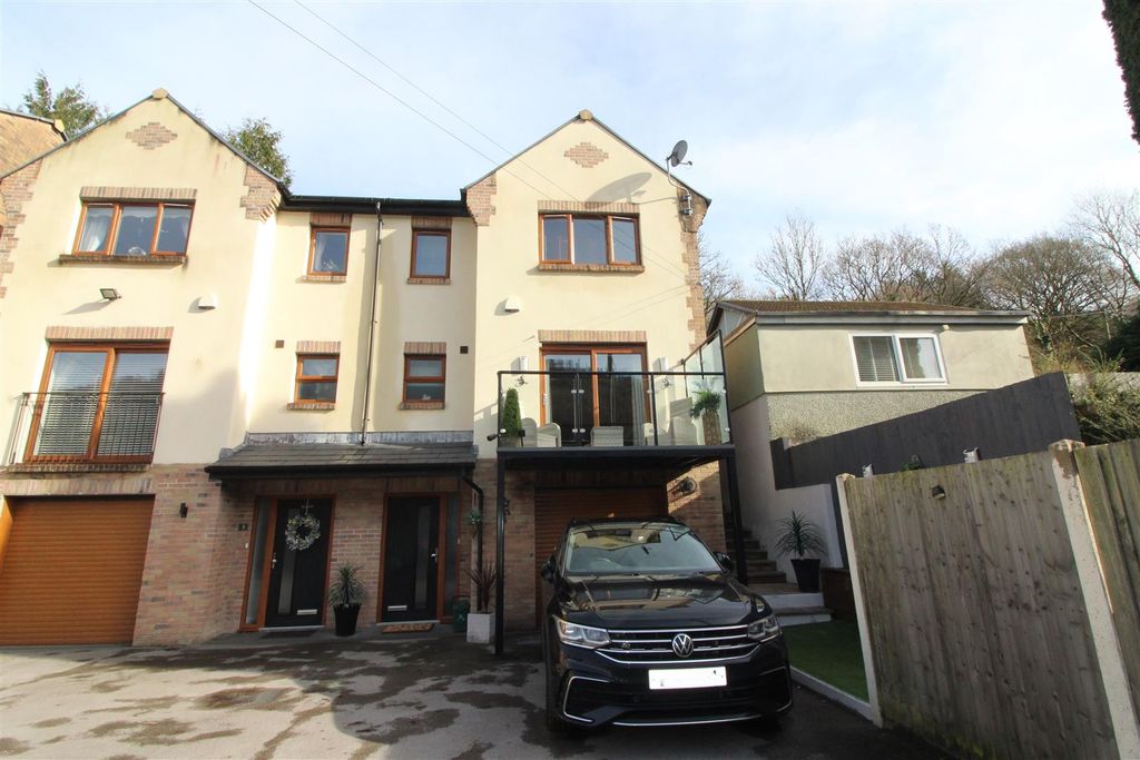 5 bed semi-detached house for saleYnysddu, Newport NP11