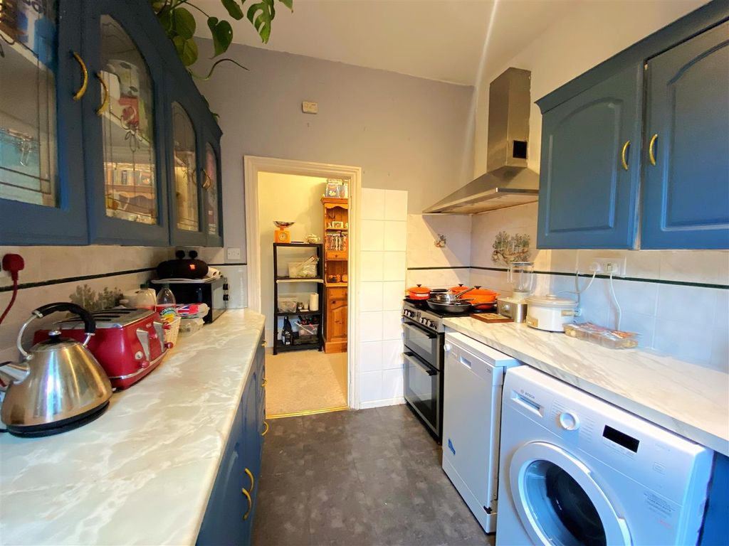Additional image 4 of 3 bed flat for saleDorset Road, Bexhill-On-Sea TN40