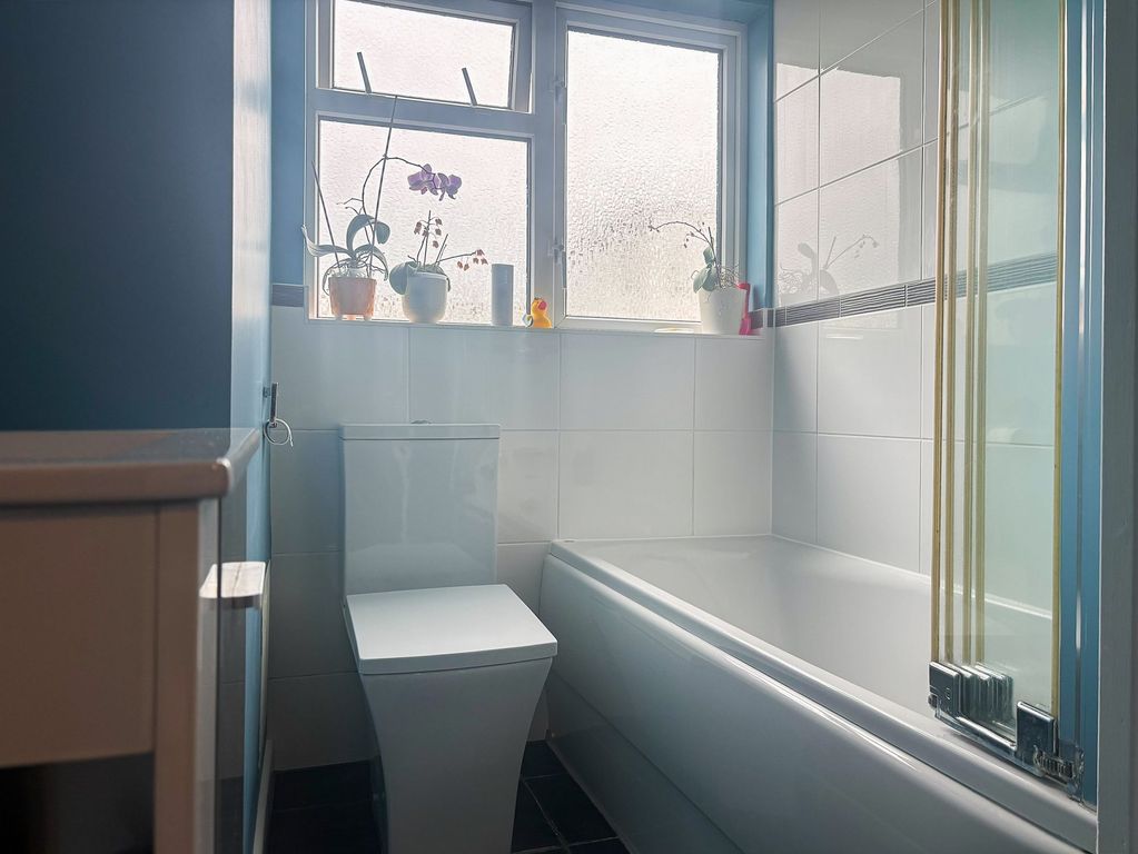 Additional image 13 of 1 bed flat for sale12 Marett Court, Havre Des Pas, St Helier JE2