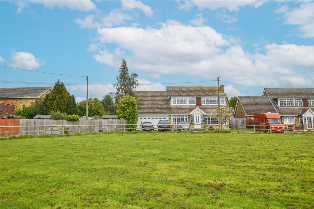 Additional image 31 of 4 bed detached house for salePlovers Barron, Wyatts Green, Brentwood CM15