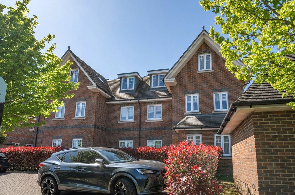 Additional image 11 of 2 bed flat for saleMagnolia Drive, Banstead, Surrey SM7