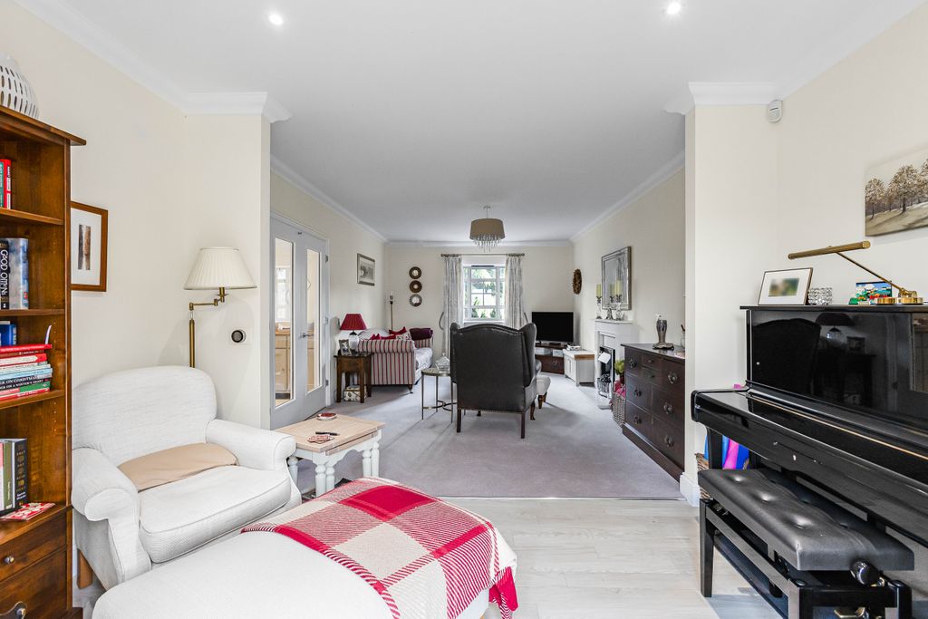 Additional image 3 of 2 bed flat for saleBirch Place, Kings Road, Berkhamsted HP4