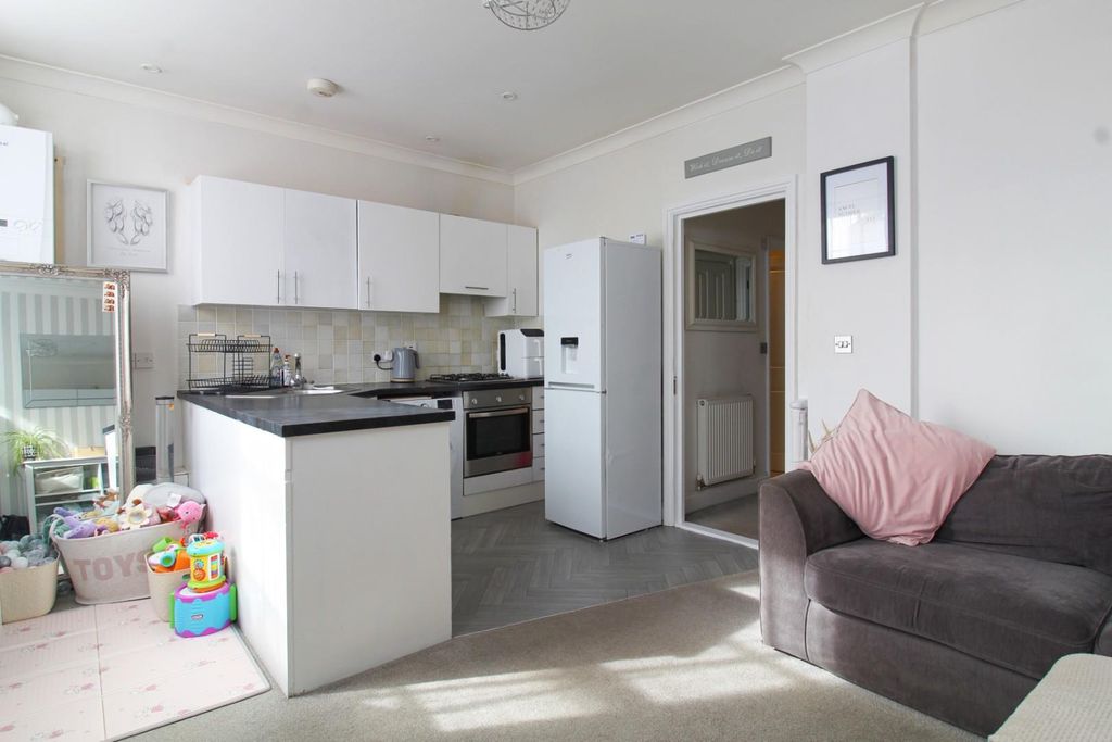 Additional image 3 of 1 bed flat for saleHigh Street, Biggleswade SG18