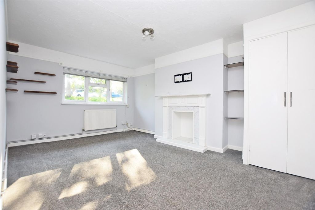 Additional image 3 of 2 bed flat for saleGoad Avenue, Chatham ME5