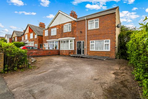 Humberstone Lane, Leicester, Leicestershire LE4