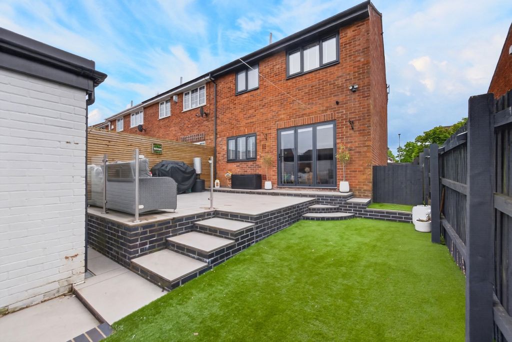 3 bed end terrace house for saleSpringwood, Cardiff, South Glamorgan CF23