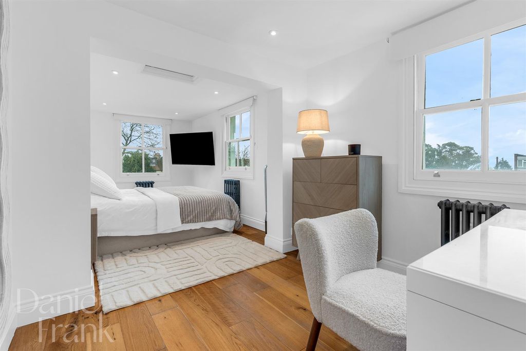 Additional image 20 of 4 bed semi-detached house for saleQueens Road, Buckhurst Hill IG9