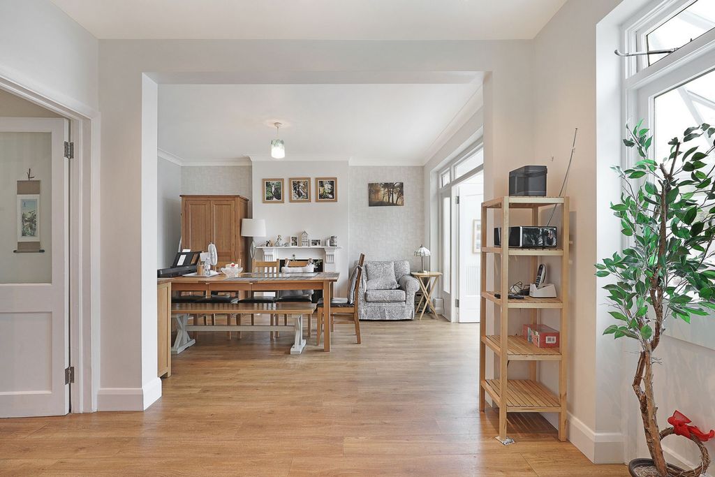 Additional image 14 of 4 bed semi-detached house for saleDevon Close, Buckhurst Hill IG9