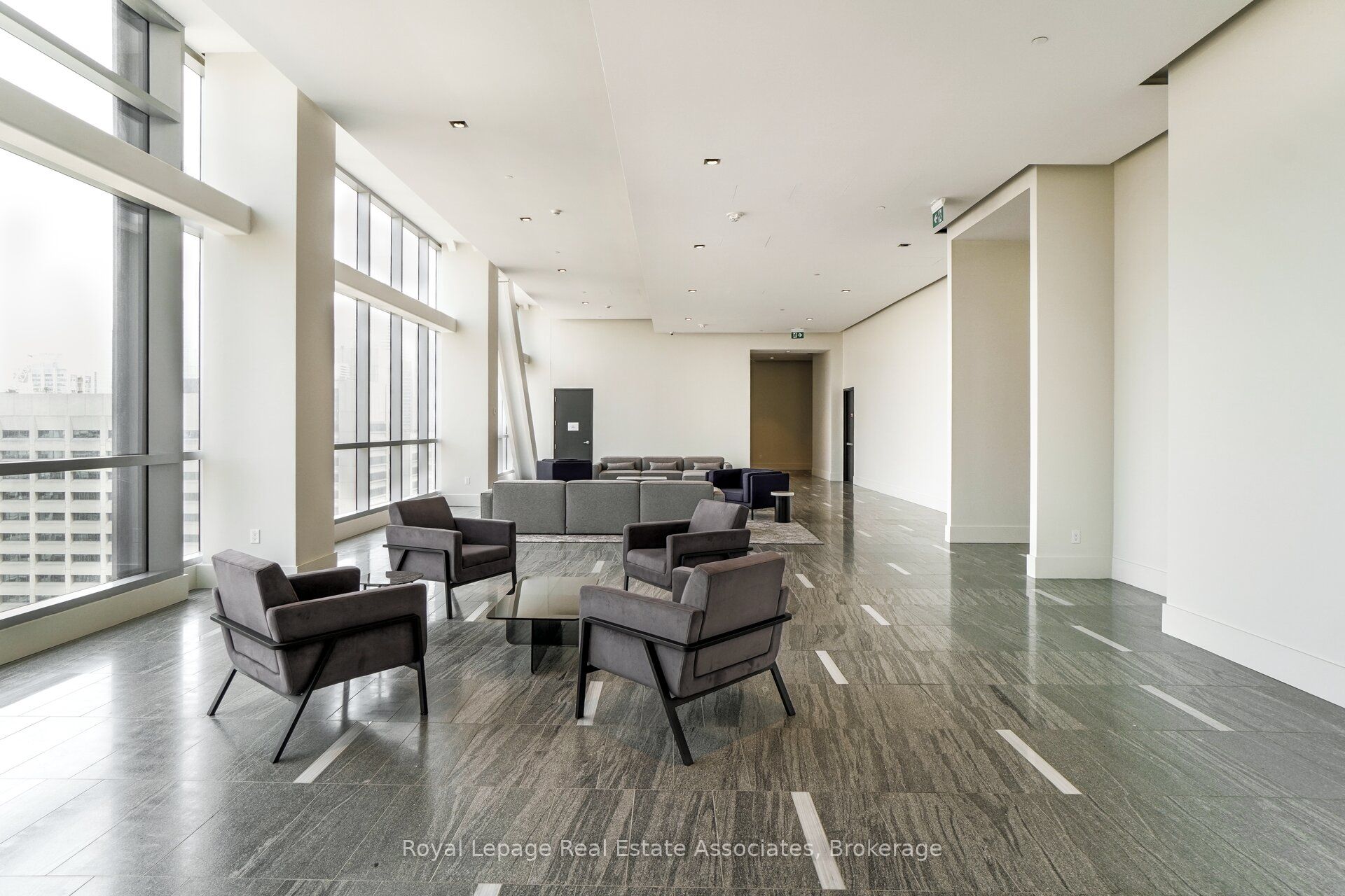 Additional image 3 of 2302-488 University Avenue, Toronto, ON, M5G 0C1