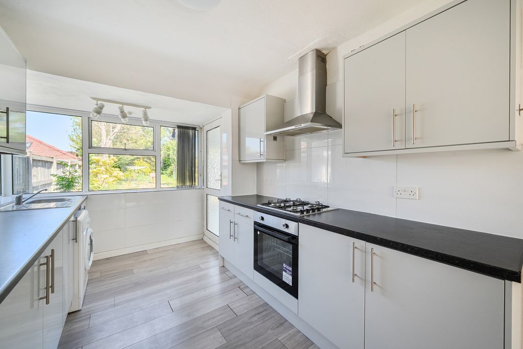 Additional image 3 of 2 bed bungalow for salePenrose Avenue, Watford, Hertfordshire WD19
