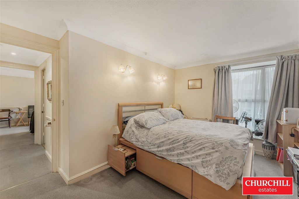 Additional image 12 of 2 bed flat for saleSt James Gate, Palmerston Road, Buckhurst Hill IG9