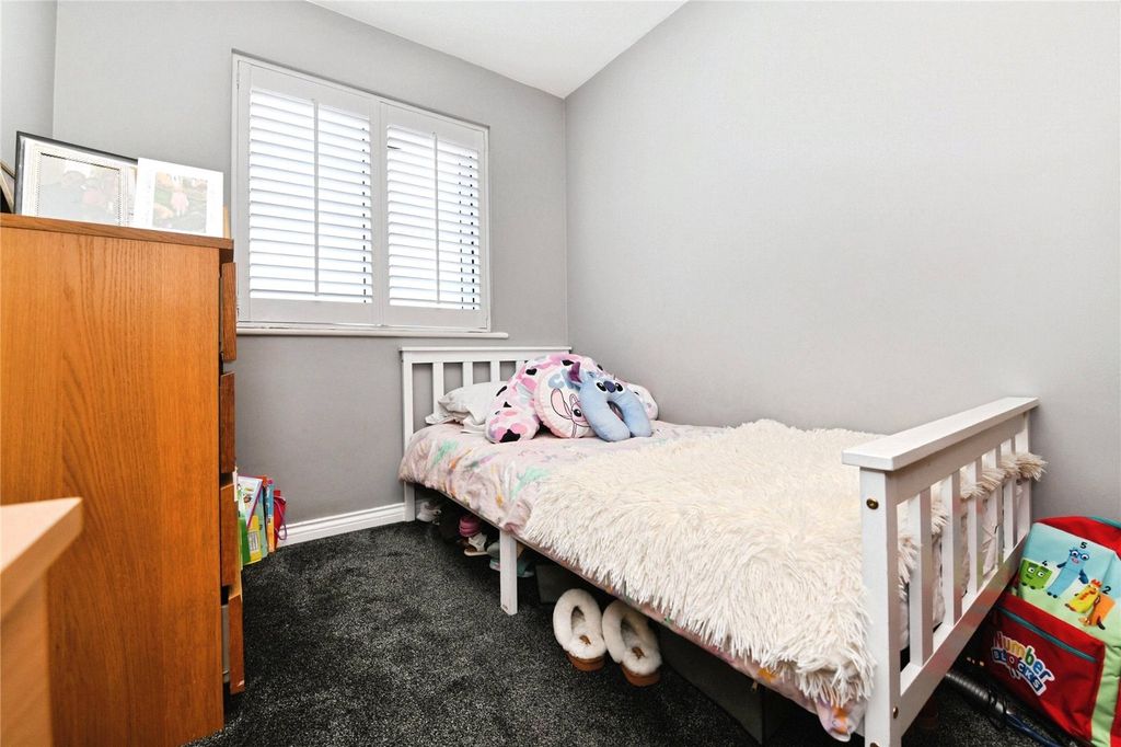 Additional image 11 of 2 bed flat for saleCzarina Rise, Basildon, Essex SS15