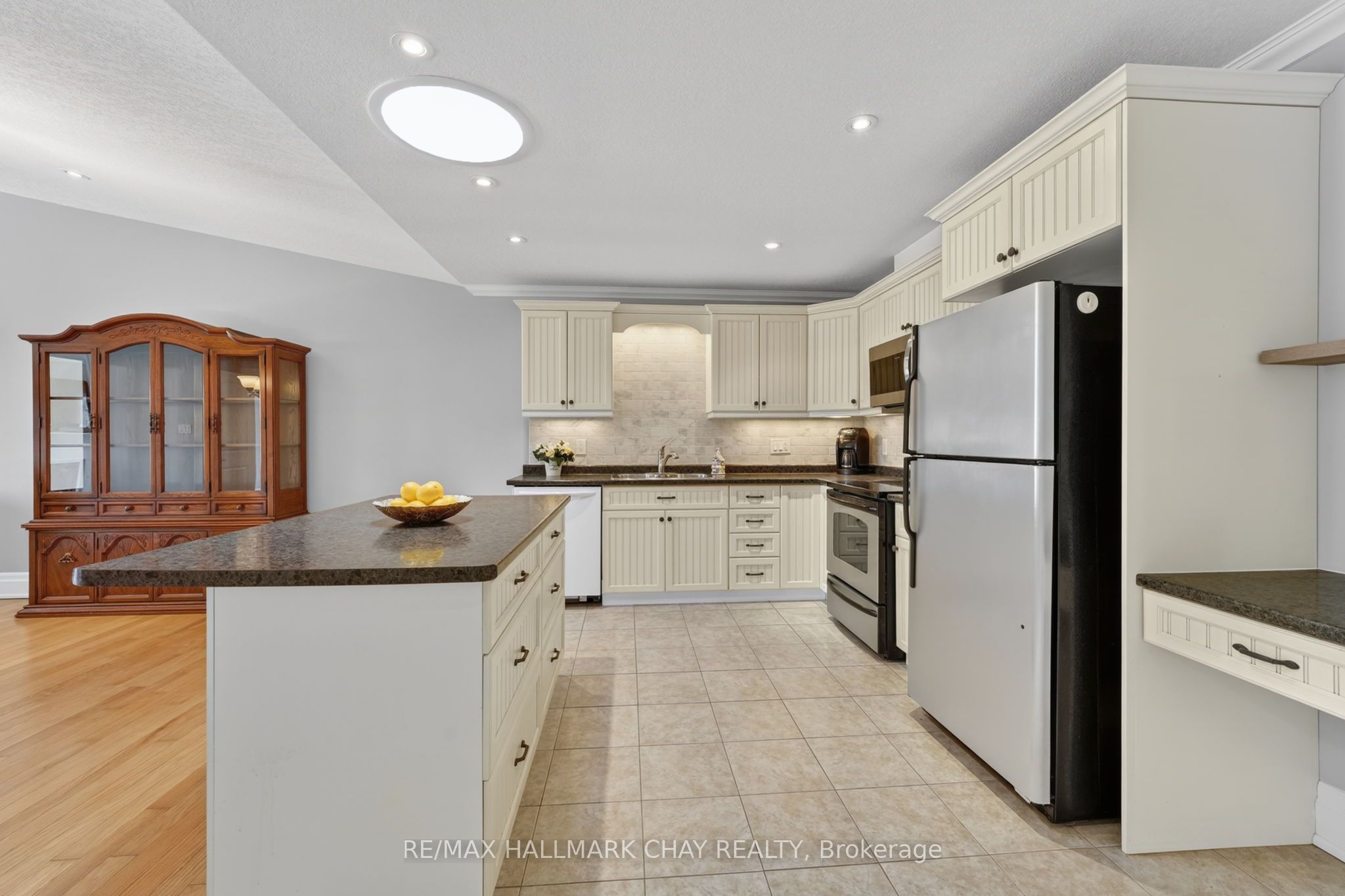 Additional image 5 of 19 Greenway Drive, Wasaga Beach, ON, L9Z 2W9