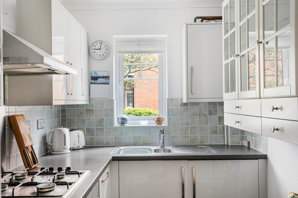 Additional image 8 of 2 bed flat for saleRiver View Terrace, Abingdon OX14