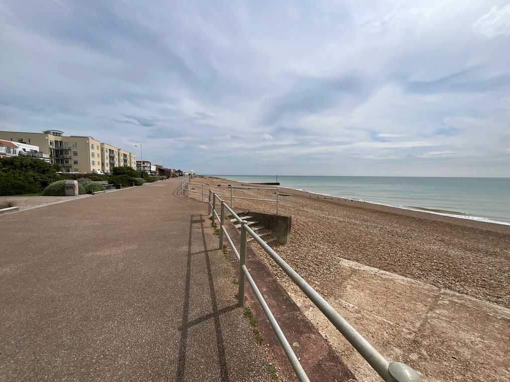 Additional image 7 of 2 bed flat for salePark Avenue, Bexhill TN39