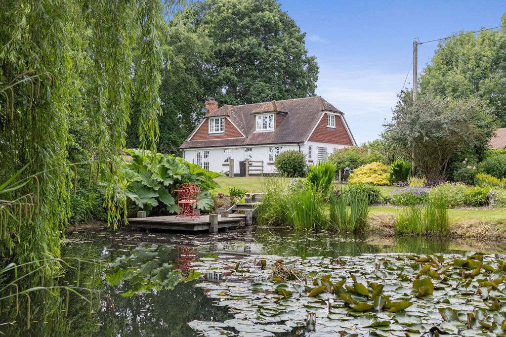 4 bed detached house for saleLordings Road, Billingshurst RH14