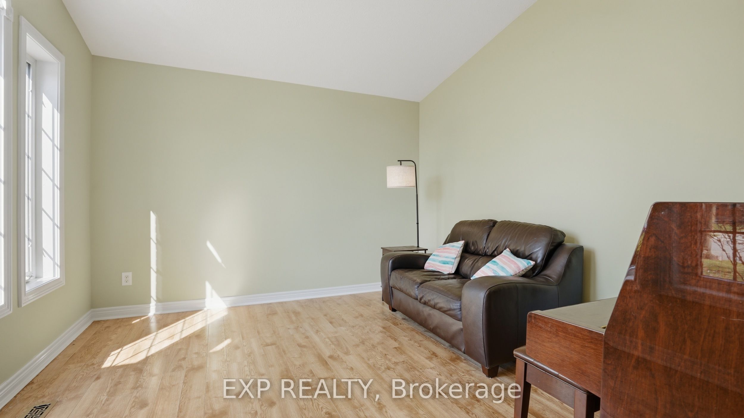 Additional image 3 of 8195 Woodsview Crescent, Niagara Falls, ON, L2H 3G1