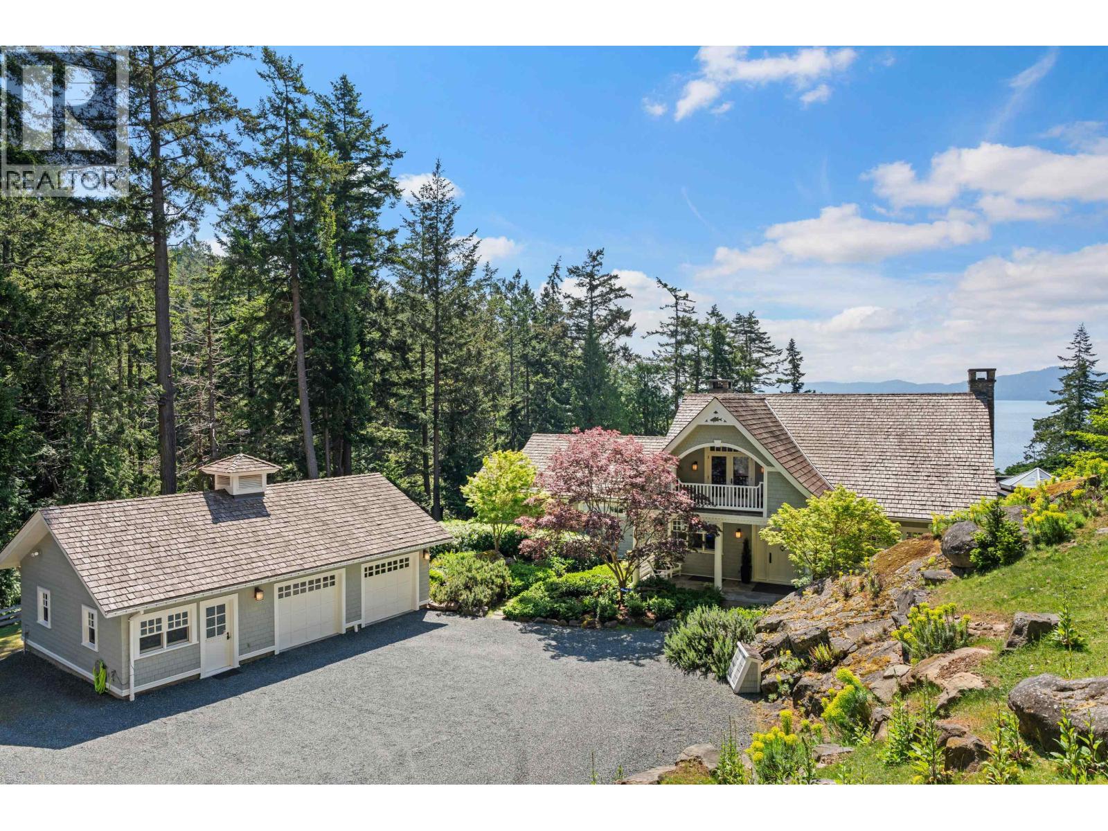 814 BEECHWOOD DRIVE