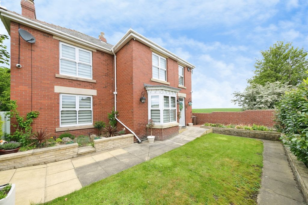 4 bed detached house for saleDoncaster Road, Darfield, Barnsley S73
