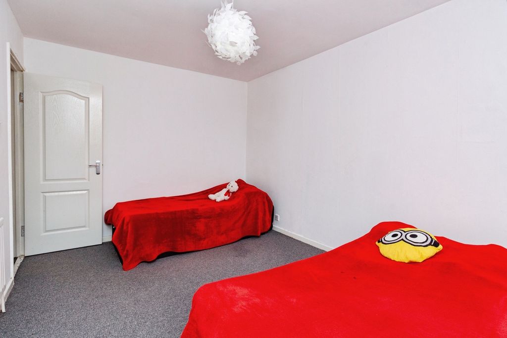 2 bed flat for saleBeaconsfield, Brookside, Telford, Shropshire TF3 photo 4