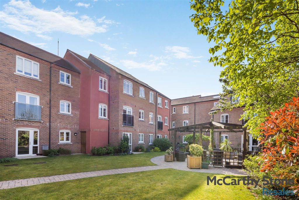 1 bed flat for saleTalbot Court, Salop Street, Bridgnorth WV16
