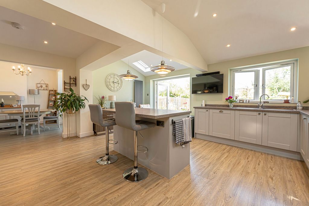 Additional image 5 of 3 bed semi-detached house for saleCot Hill, Llanwern NP18