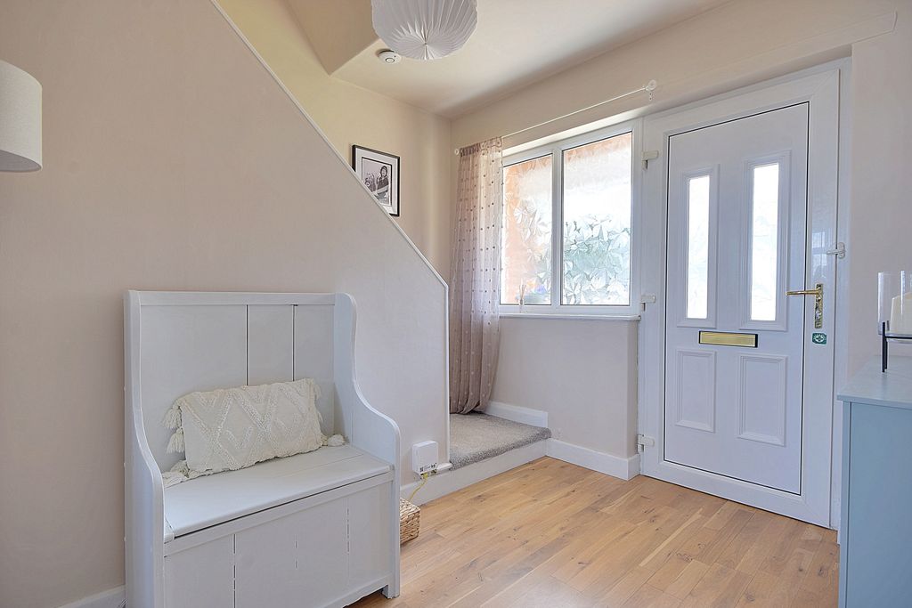 Additional image 13 of 4 bed terraced house for saleLaverock Lane, Brighouse, West Yorkshire HD6