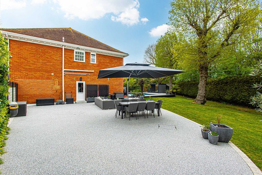 Additional image 47 of 5 bed detached house for saleBenfleet Road, Benfleet SS7