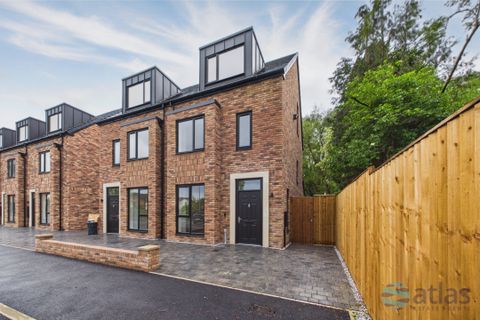 The Dales, Halewood L26