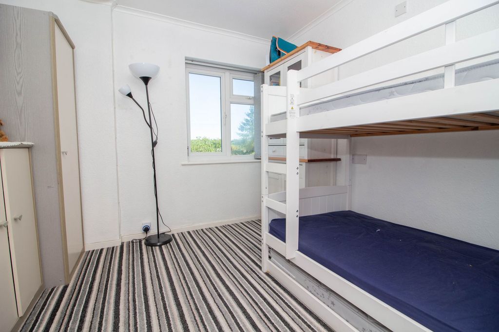 Additional image 18 of 4 bed terraced house for saleOn The Hill, Carpenders Park, Watford WD19