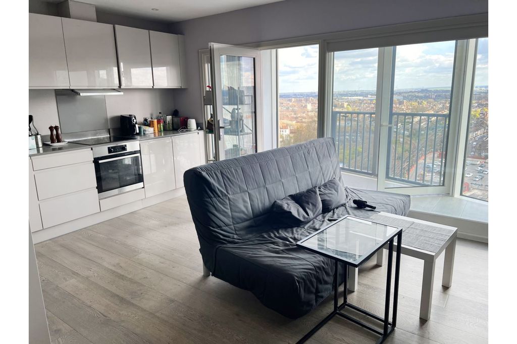 2 bed flat for saleCambridge Road, Barking IG11