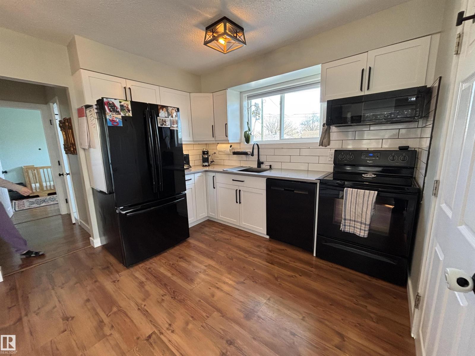 Additional image 2 of 21 Elizabeth Drive, Fort Saskatchewan, AB, T8L2M4