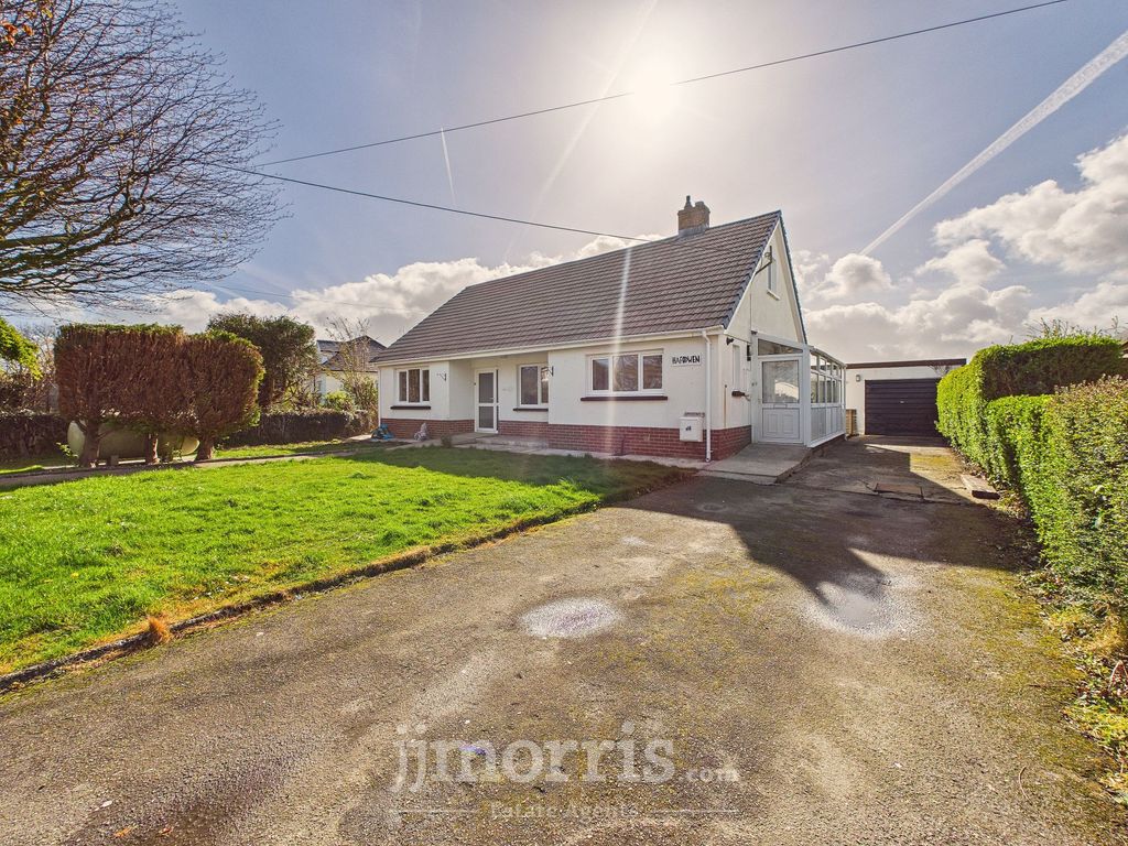 2 bed detached bungalow for saleBoncath SA37