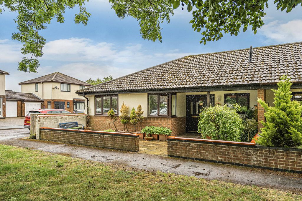 3 bed bungalow for saleDove Green, Bicester OX26