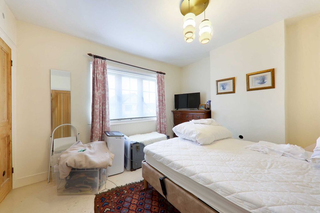 Additional image 12 of 2 bed semi-detached house for saleHorseshoe Crescent, Beaconsfield, Buckinghamshire HP9
