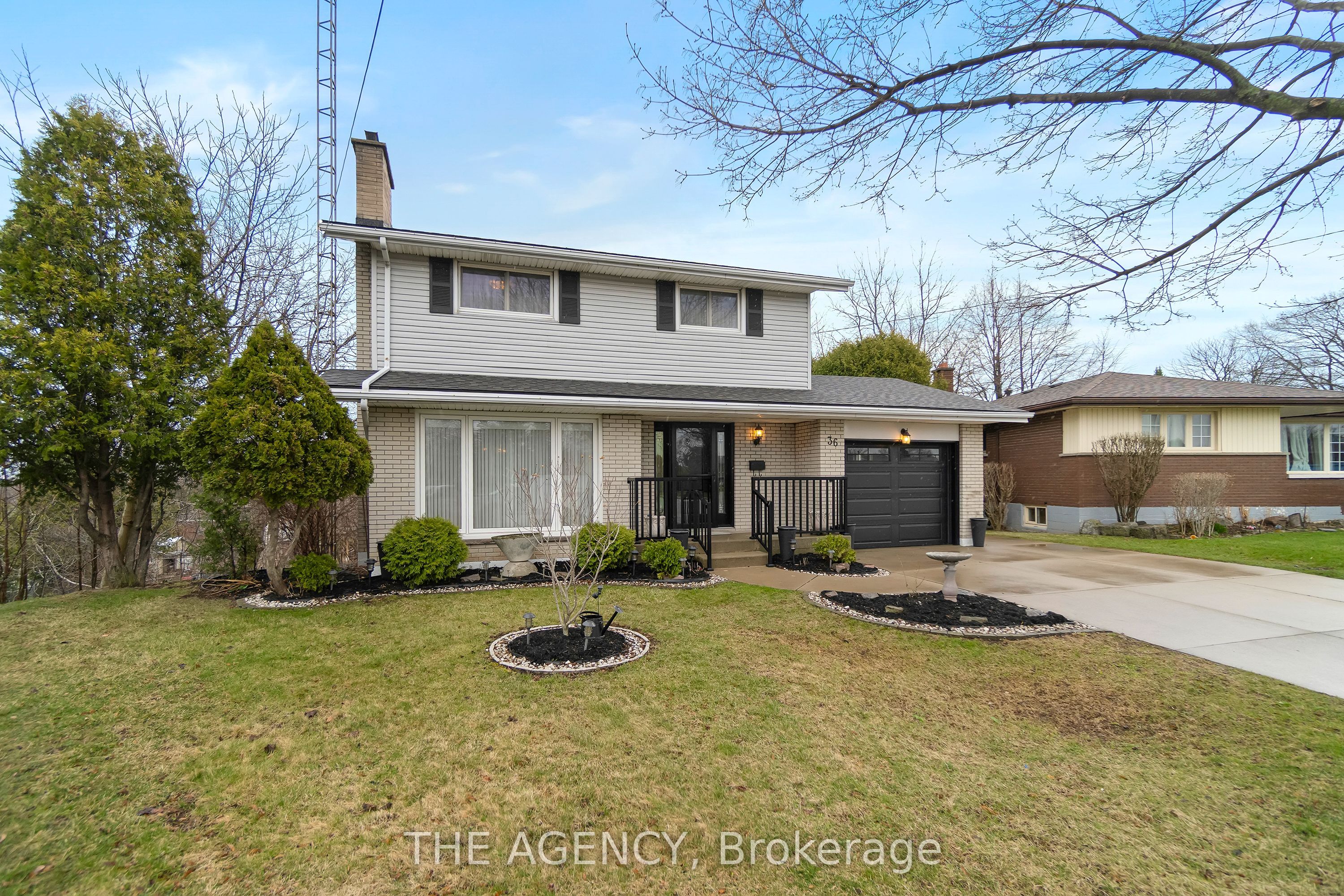 36 Buckingham Drive, Hamilton, ON, L9C 2G5 photo 3