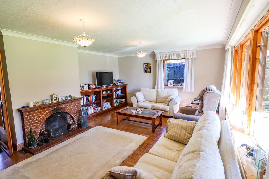 Additional image 3 of 3 bed detached bungalow for sale69 Hastings Road, Battle TN33