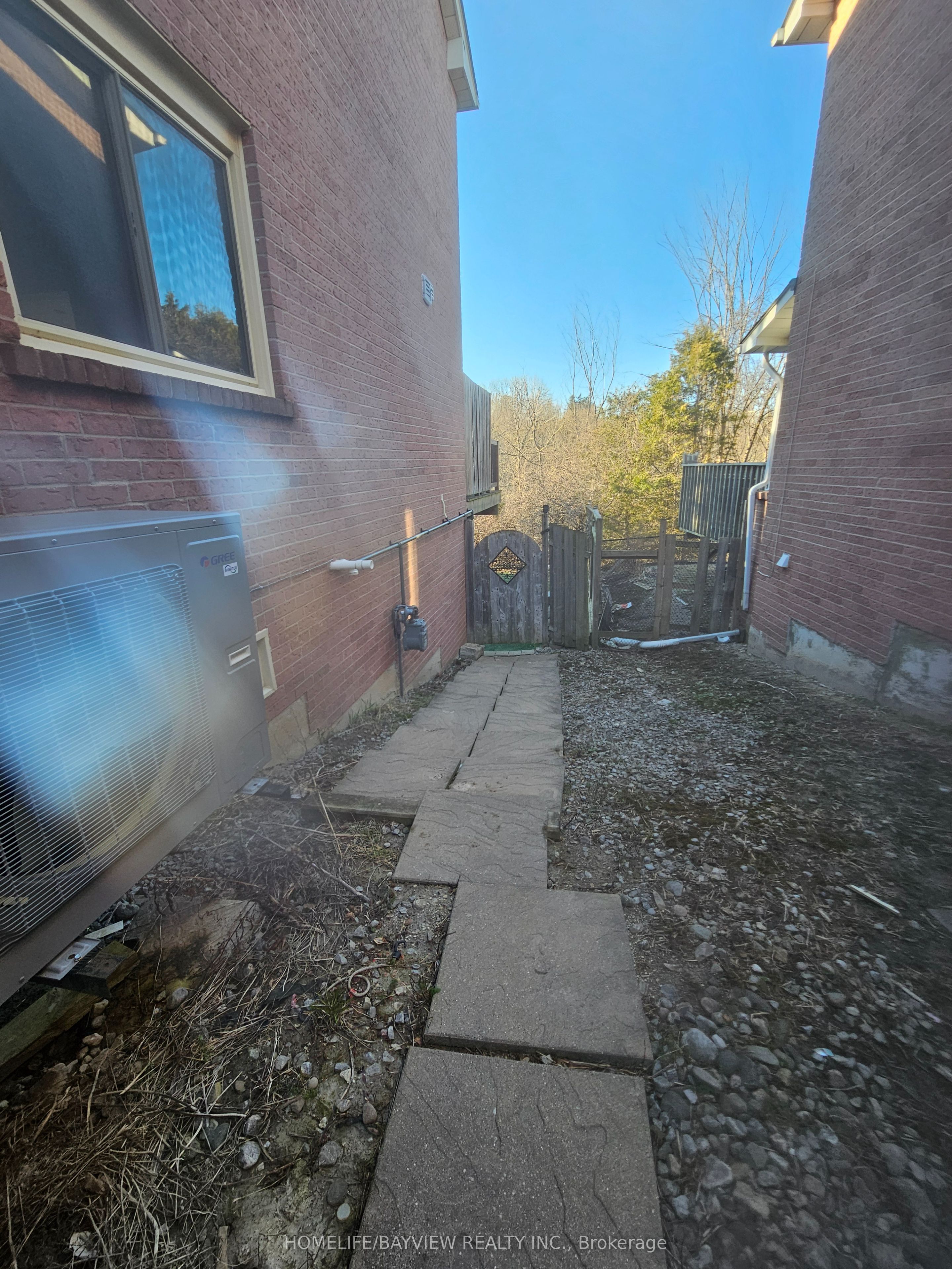 Additional image 2 of Lower-164 Timpson Drive, Aurora, ON, L4G 5N2