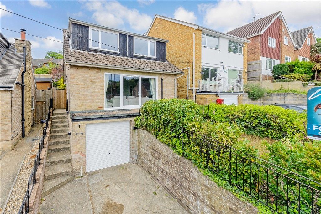 3 bed detached house for salePrince Charles Avenue, Walderslade, Chatham, Kent ME5