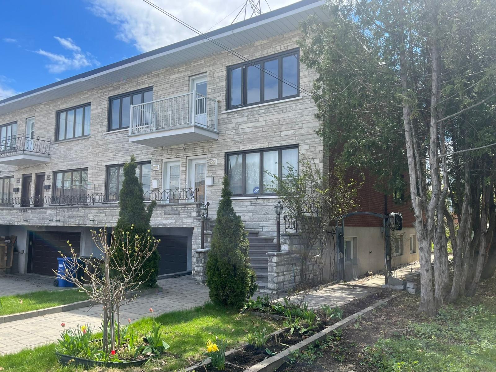 2910 Rue Cousineau