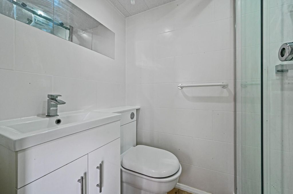 Additional image 5 of 3 bed semi-detached house for saleFairfields Crescent, London NW9