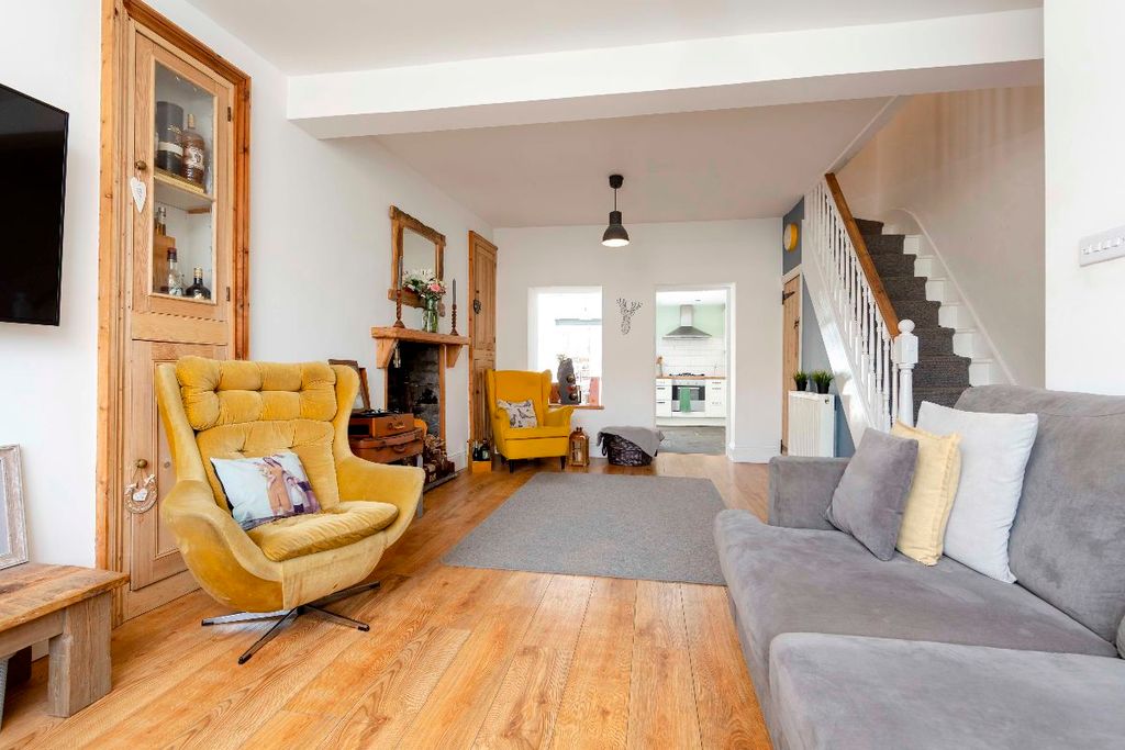 3 bed detached house for saleHigh Street, Nelson CF46