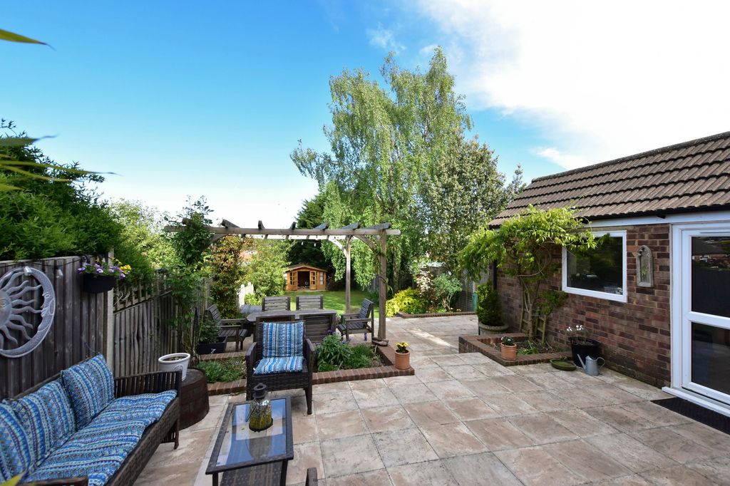 Additional image 30 of 4 bed semi-detached house for saleTibbs Hill Road, Abbots Langley WD5