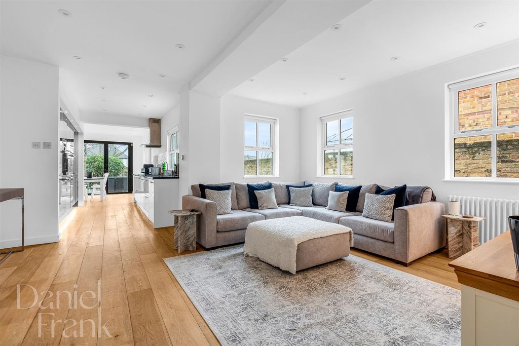 Additional image 2 of 4 bed semi-detached house for saleQueens Road, Buckhurst Hill IG9